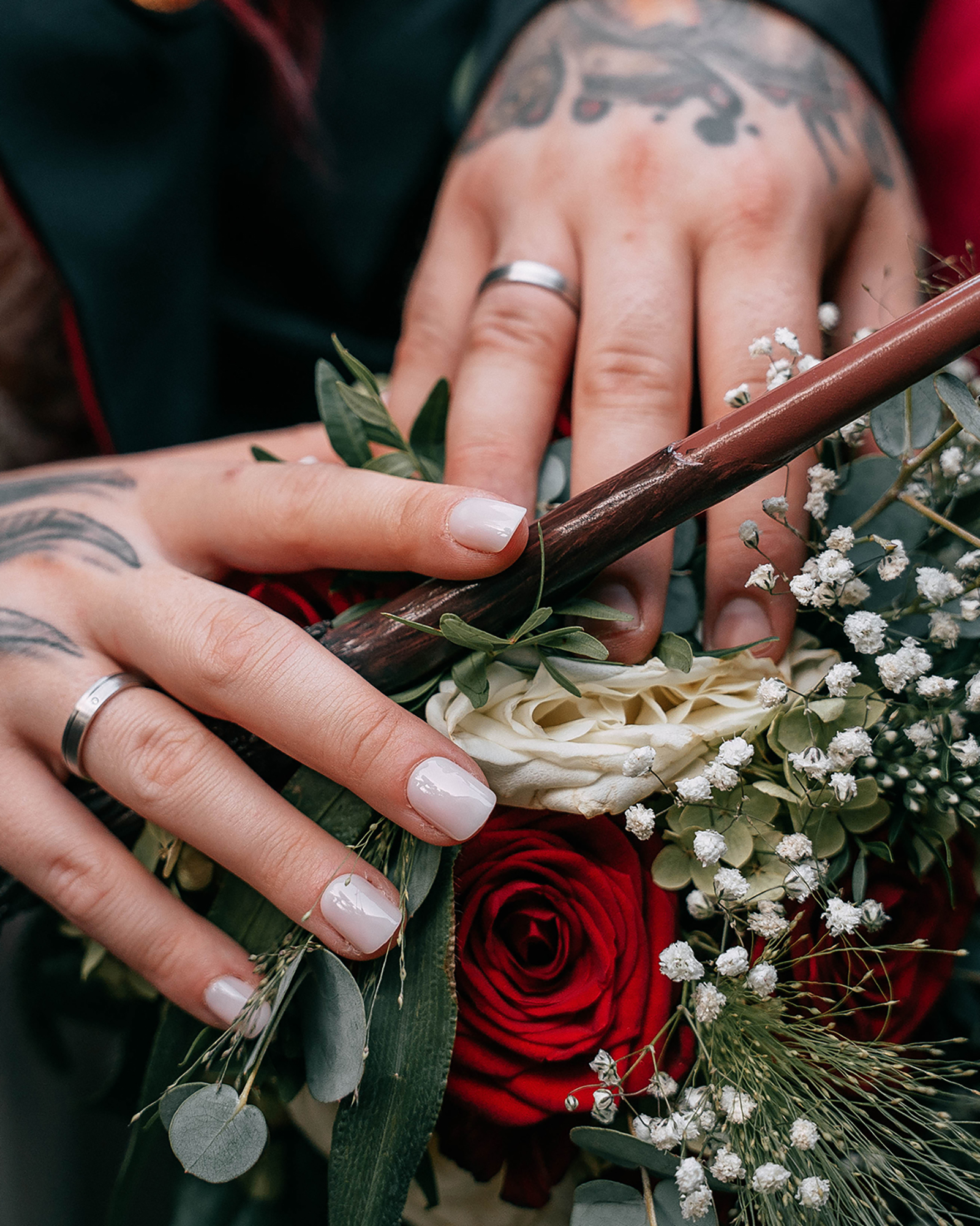 Hochzeitsfoto und Hochzeitsfilm aus einer Hand